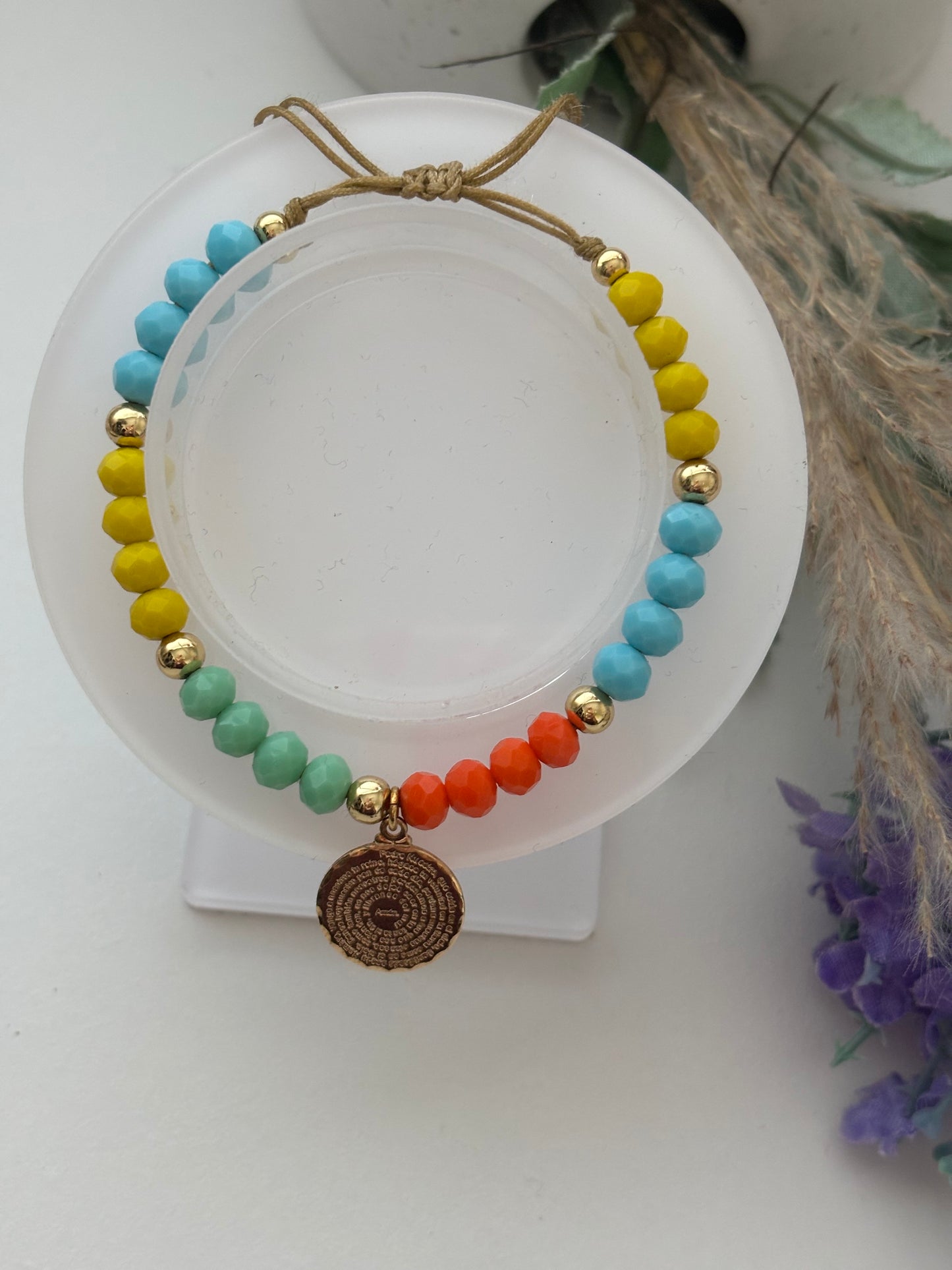 Pulsera con dije del Padre Nuestro